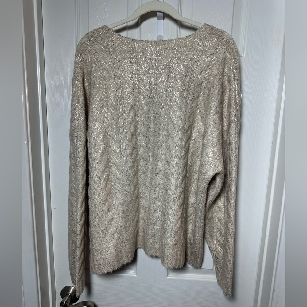 Elegant Beige Cable Knit Sweater - Picture 4 of 4